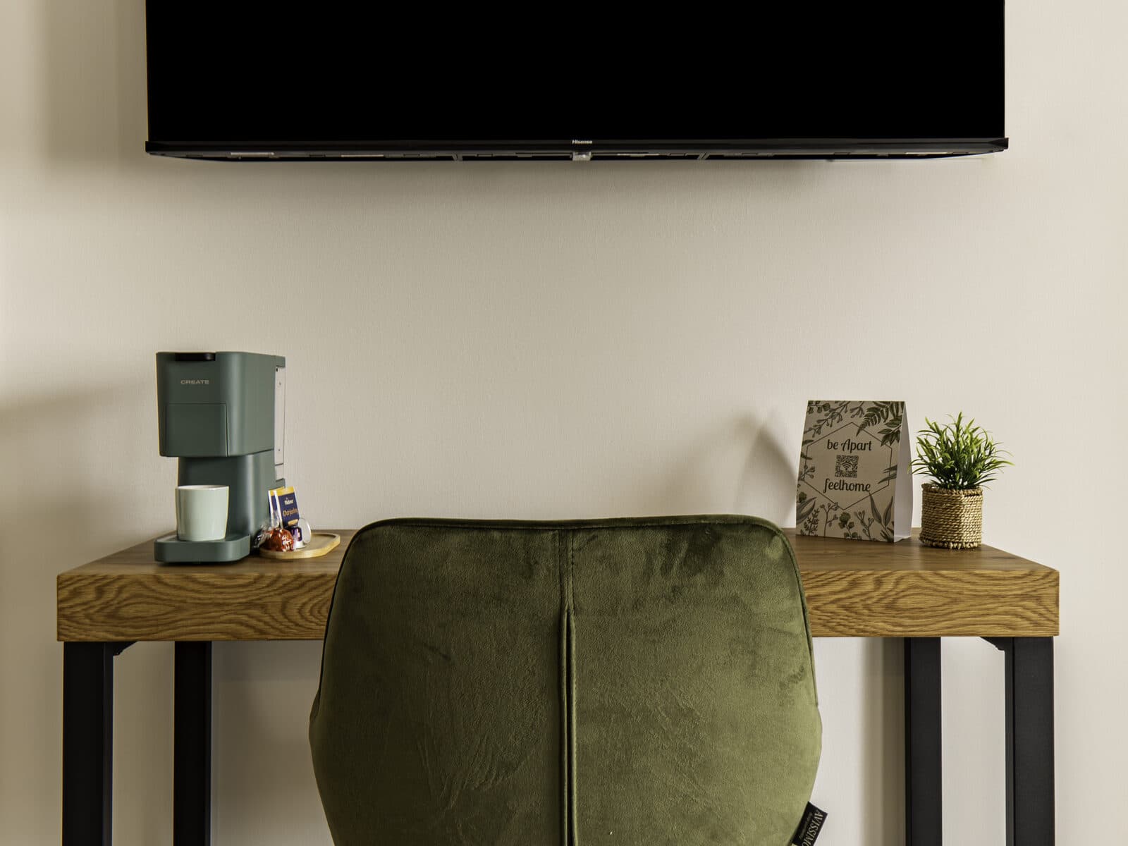 Arbeitsplatz in einem Apartment von be Apart Hannover